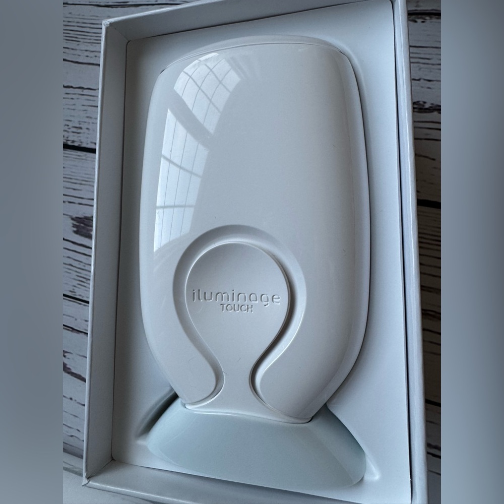 Iluminage Precise Touch Hair Reduction Device Barely Used Includes All Packaging - Picture 4 of 12